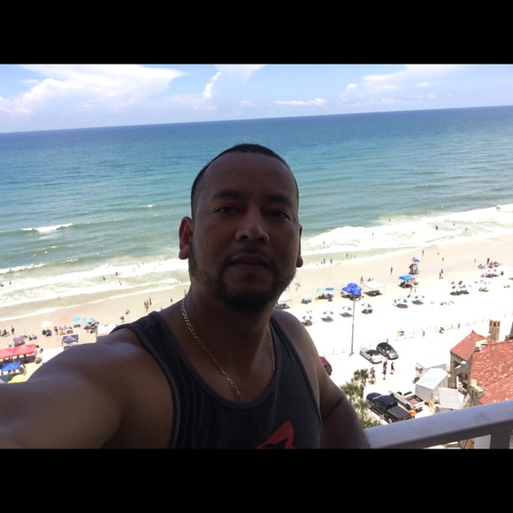 Meet your Posher, Elvis - Picture 1 of 1